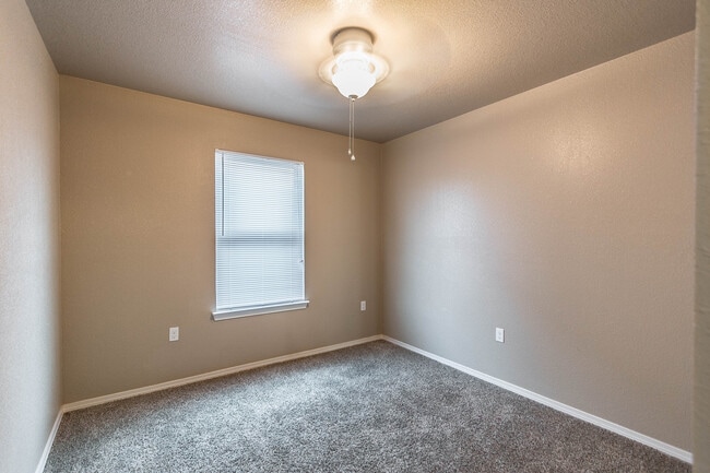Building Photo - 10712 Blue Sage Cir