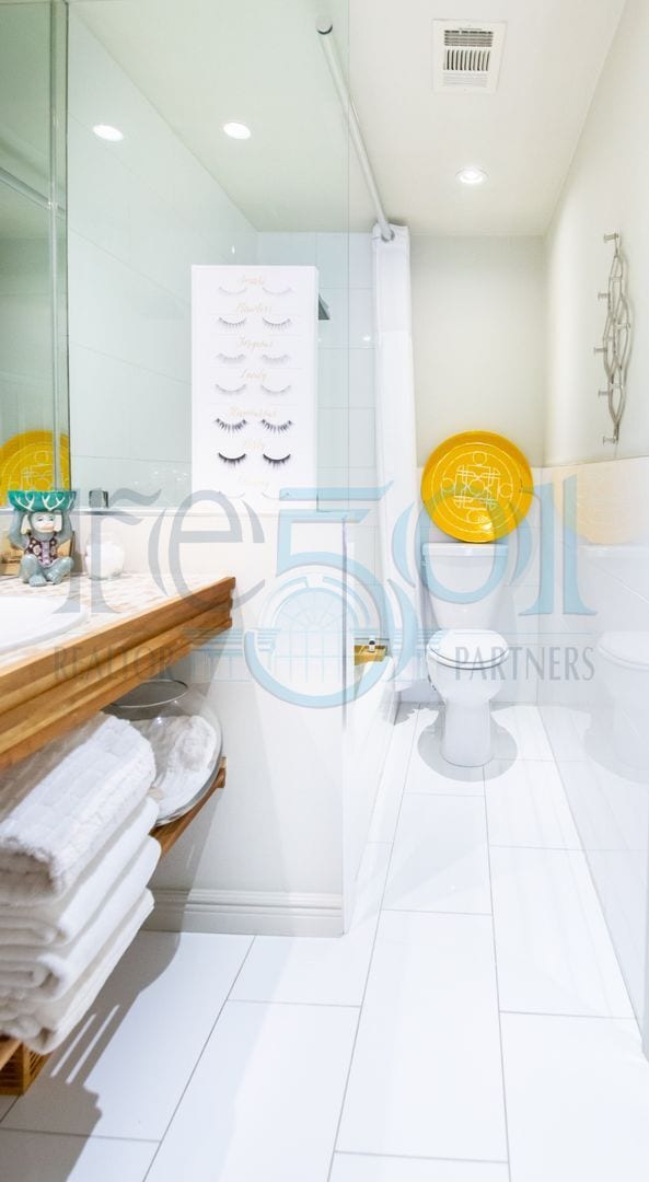 Building Photo - Elegant, updated Pleasant Valley townhome in the heart of WLR