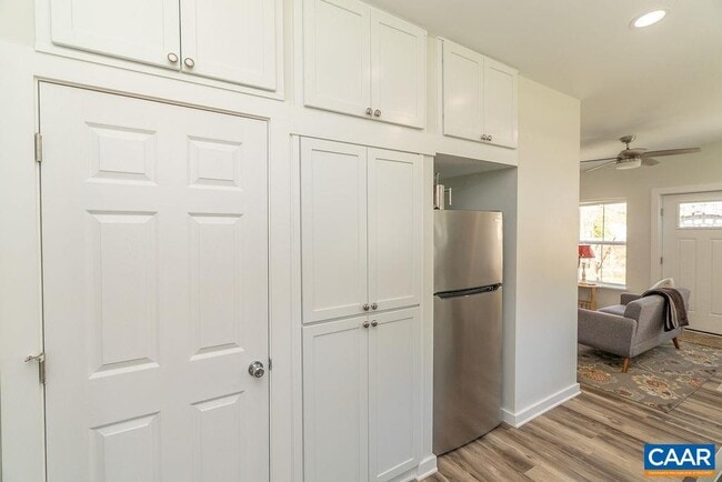 Building Photo - 1403 Burgess Ln