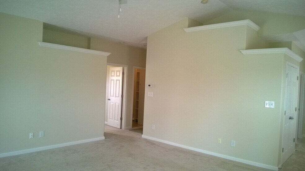 Building Photo - 1093 Winding Oak Trl