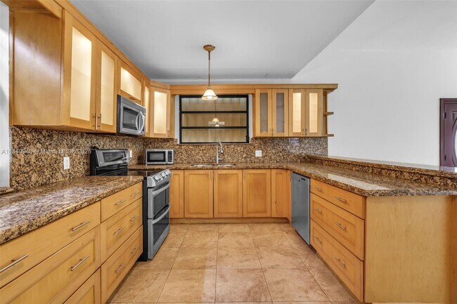 Building Photo - 12845 SW 49th Terrace