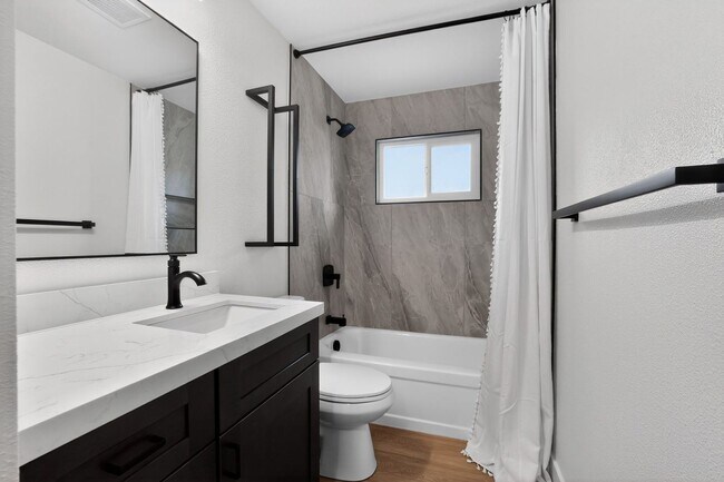 Building Photo - CITRUS HEIGHTS - Gorgeous Renovated Condo - All Brand New!