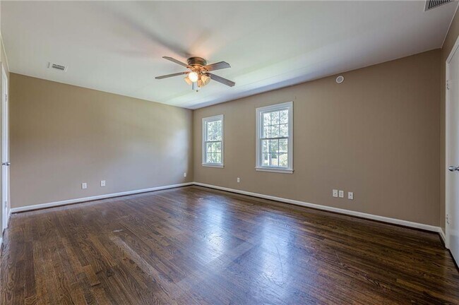 Building Photo - 385 Stonebridge Trail