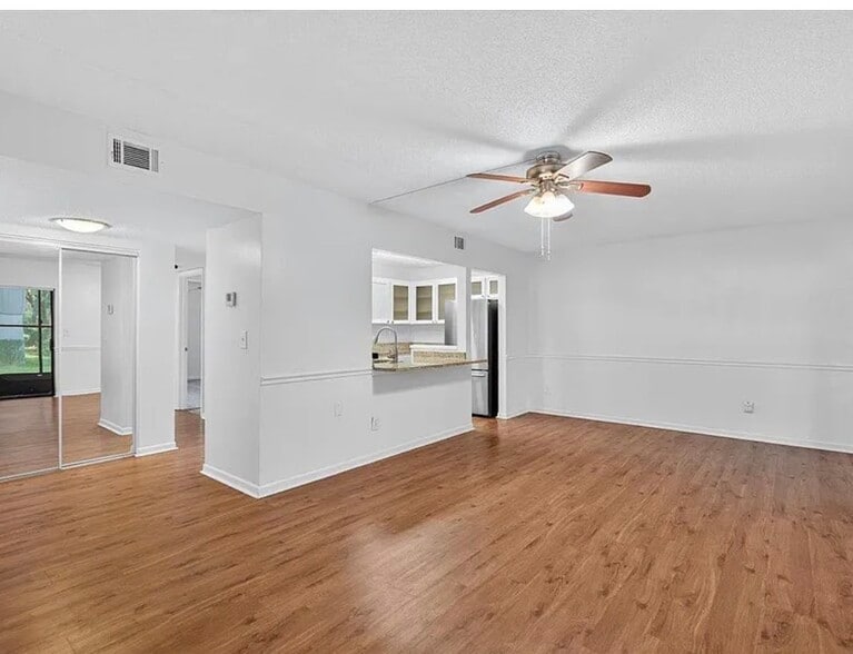 Building Photo - 19 Alcira Ct