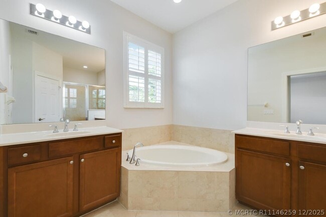 Building Photo - 4644 Cadiz Cir