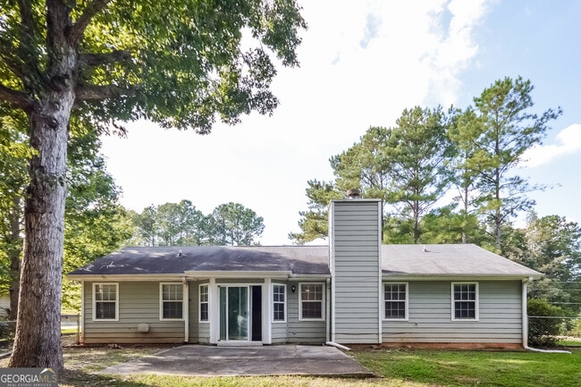 Building Photo - 330 E Country Woods Dr