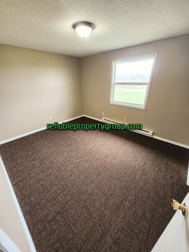 Building Photo - New Listing in Fort Wayne