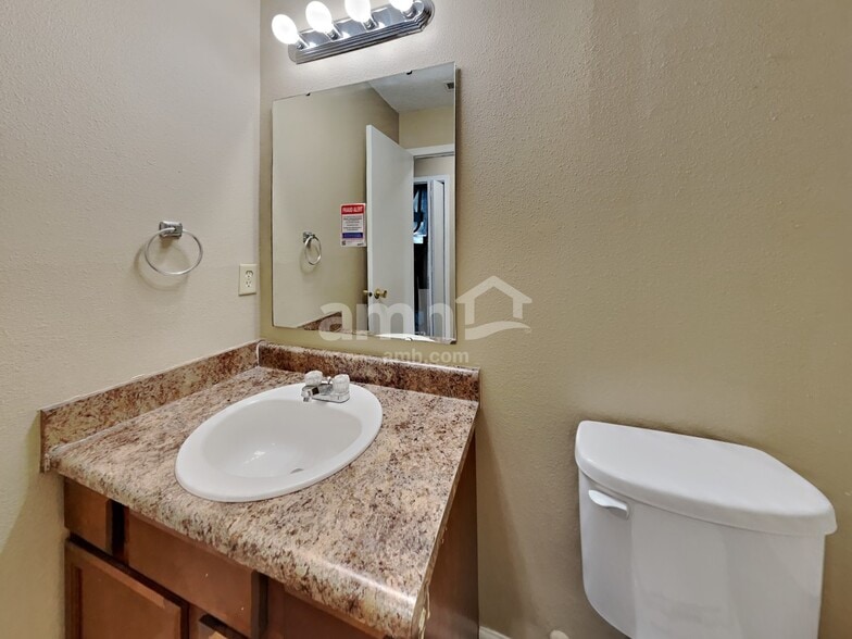 Building Photo - 358 Bent Stream Ln