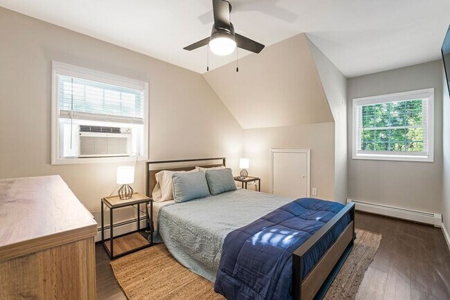 Building Photo - 1439 NY-9P