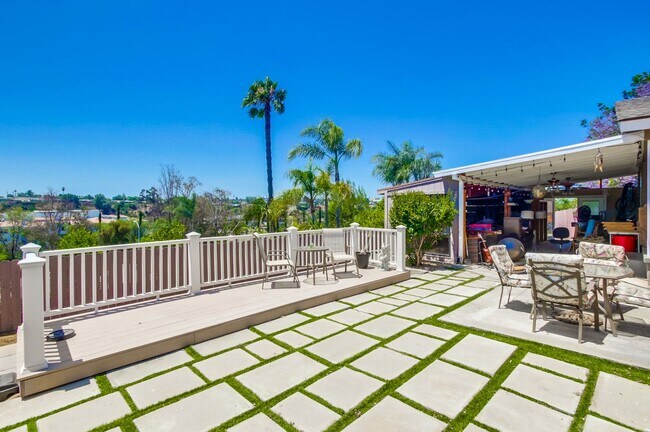 Building Photo - Wonderful SINGLE FAMILY HOME in DEL CERRO