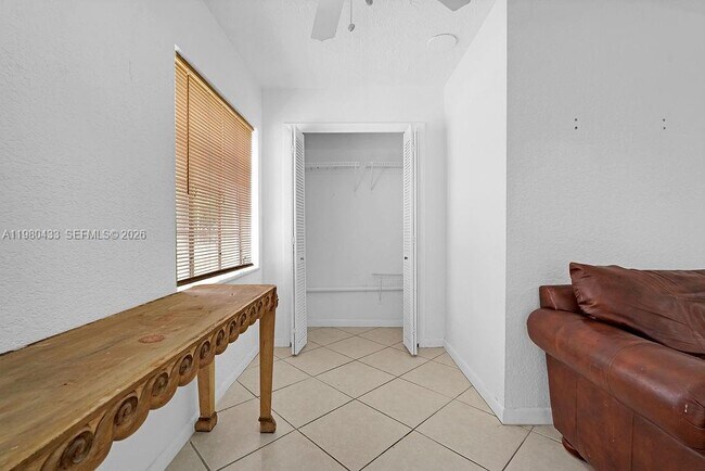 Building Photo - 2415 Pierce St