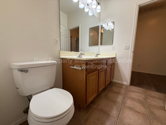 Building Photo - 7337 W St Catherine Ave