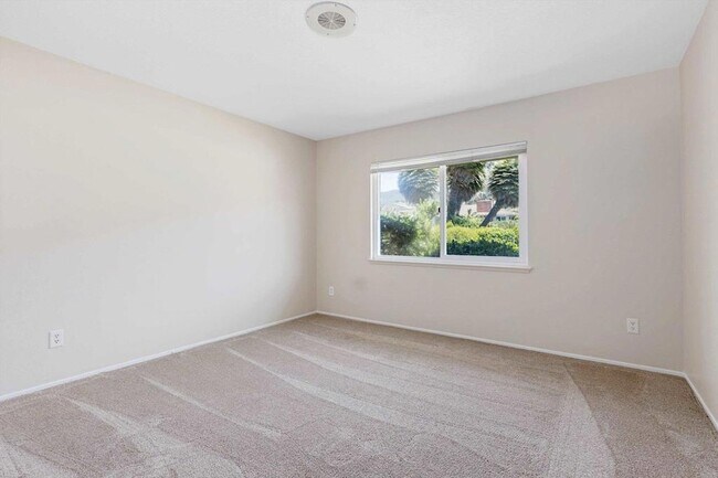 Building Photo - 1304 San Julian Dr