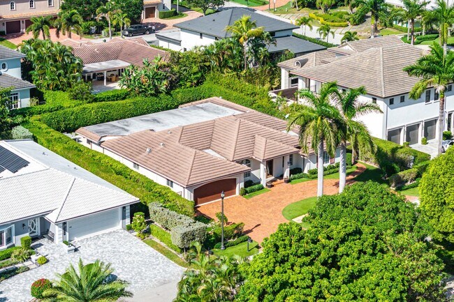 Building Photo - 2121 Areca Palm Rd