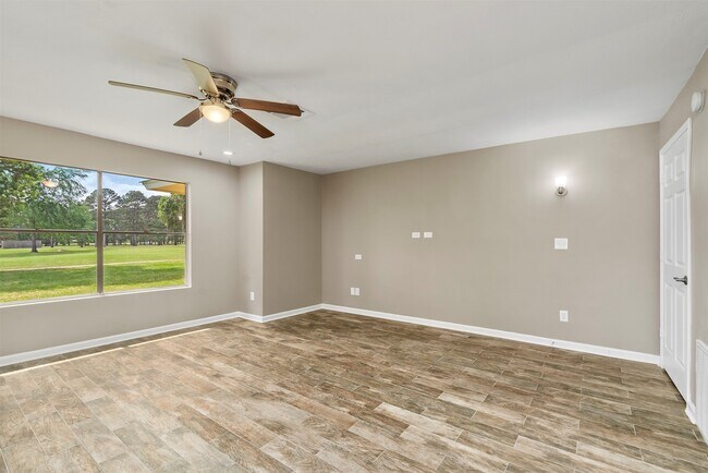 Building Photo - 3411 Balboa Cir