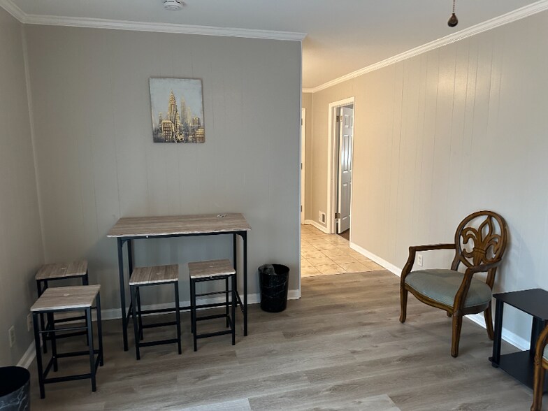 Building Photo - 2135 Vista Dale Ct