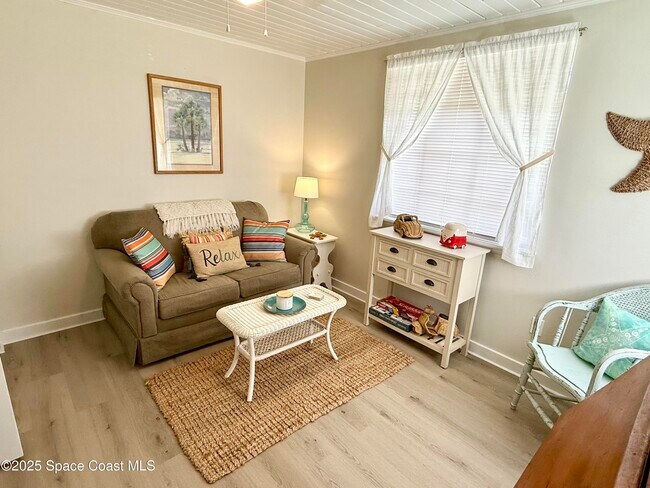 Building Photo - 240 Acorn Dr