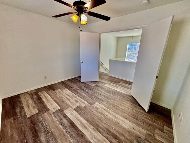 Building Photo - 3018 W Sands Dr