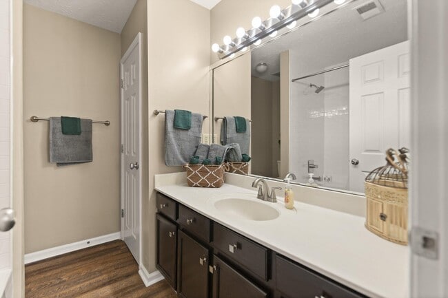 Building Photo - 1409 Pleasant Ridge Dr