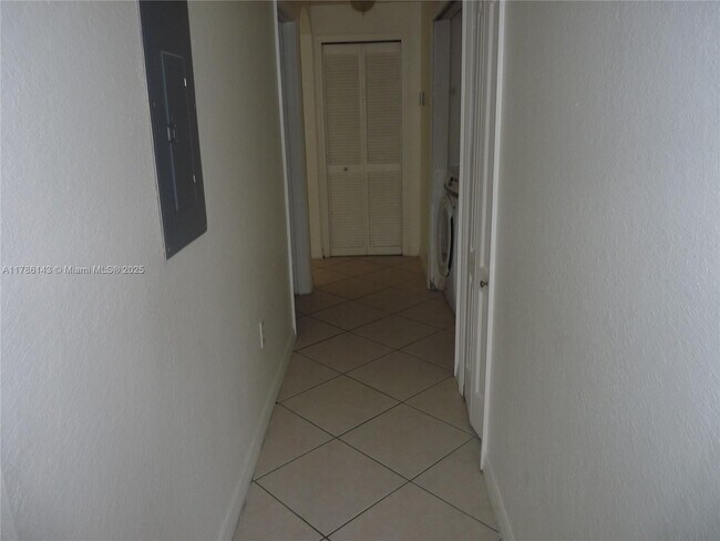 Building Photo - 8980 W Flagler St
