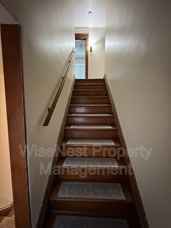 Building Photo - 800 E 41st St
