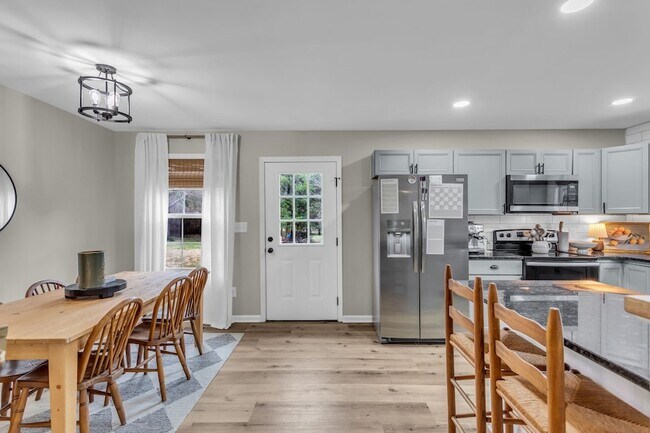 Building Photo - 2475 Rock Springs Cemetery Rd