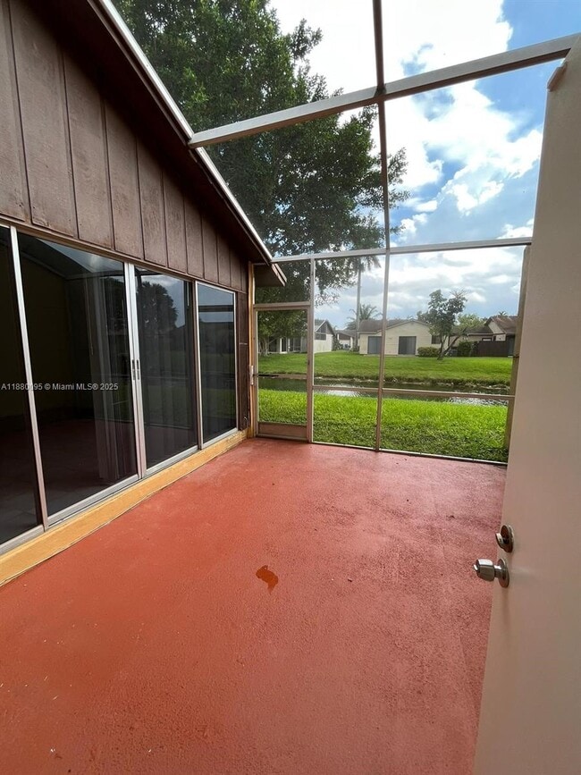 Building Photo - 9580 W Fern Ln