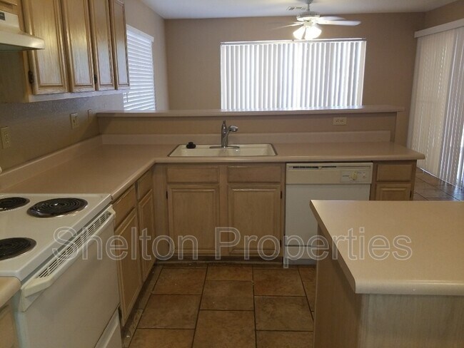 Building Photo - 6822 W Louise Dr