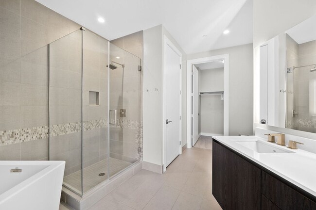 Building Photo - 6th Floor 1BD, 1.5BA Condo at the Lakehouse off Sloan's Lake