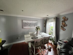 Building Photo - 14200 Valleyfield Dr
