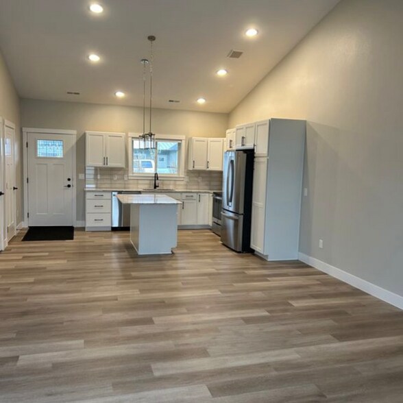 Building Photo - 6309 Beckville Ln