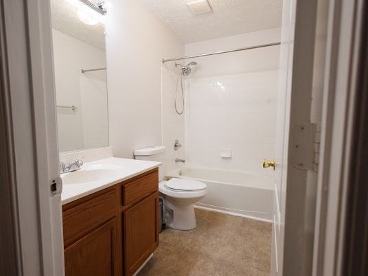 Building Photo - 4011 Eastview Ct