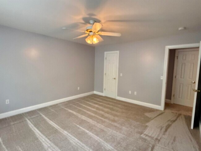 Building Photo - 575 Oak Tree Blvd NW
