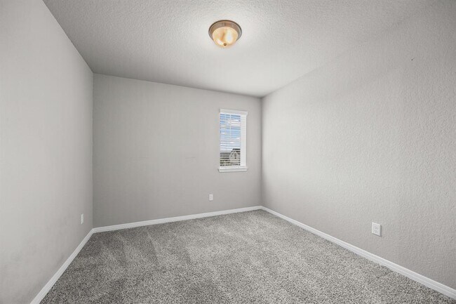 Building Photo - 1649 Settlers Glen Dr