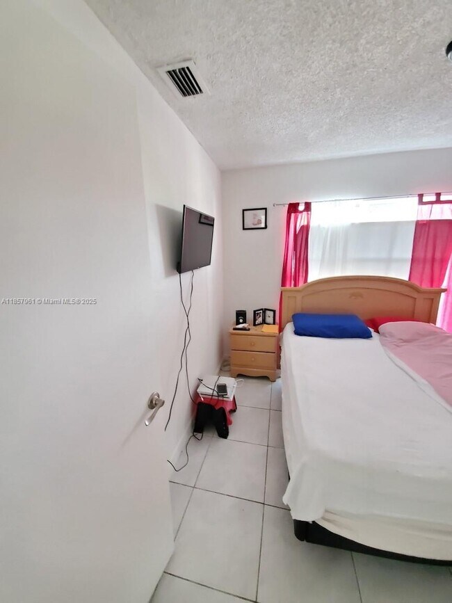 Building Photo - 18120 SW 137th Path