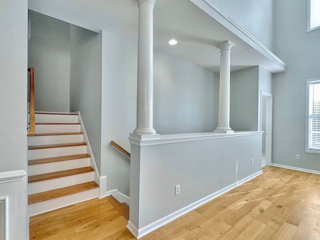 Building Photo - 1418 Hamlin Park Cir