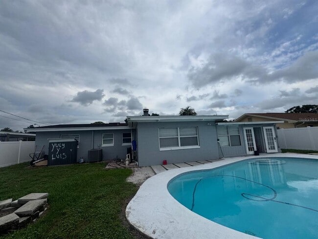 Building Photo - 4330 Fetrow Dr