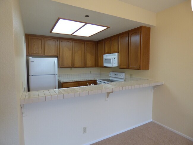 Building Photo - Spacious 2 Bedroom 2 Bath Condo in Bankers...