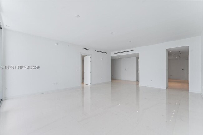 Building Photo - 300 Biscayne Blvd Way