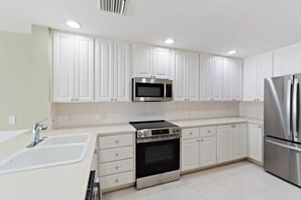 Building Photo - 4526 Illicium Dr