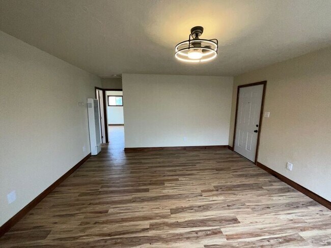 Building Photo - 567 Encinitas Ave