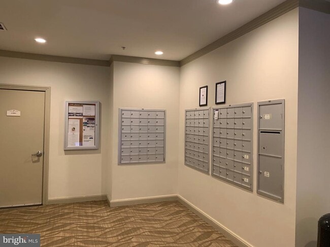 Building Photo - 2791 Centerboro Dr