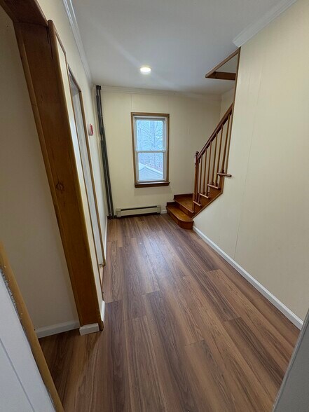 Building Photo - 19 Spring St