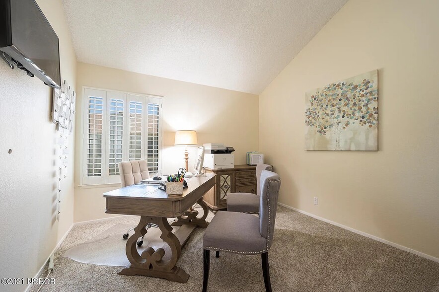 Building Photo - 1212 Linda Vista Dr