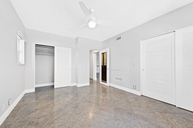 Building Photo - 3003 Terramar St