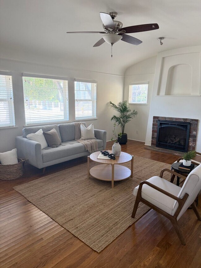 Building Photo - Amazing Home with Upgrades in Normal Heights