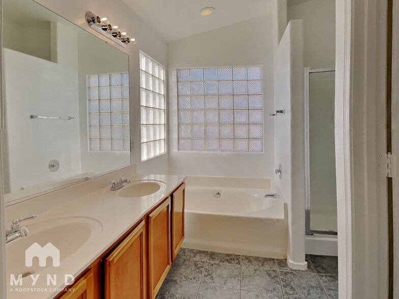 Building Photo - 4708 N 89th Dr