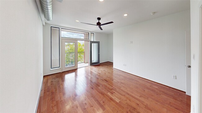 Building Photo - 310 S Jensen Dr