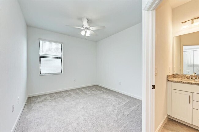 Building Photo - 16464 Whale Grey Pl