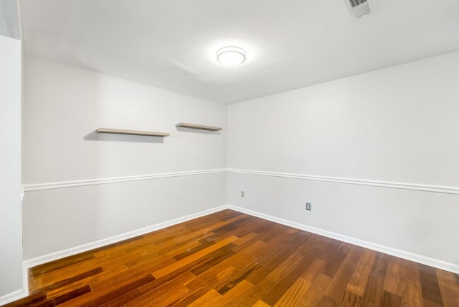 Building Photo - 8418 Knights Bridge Rd